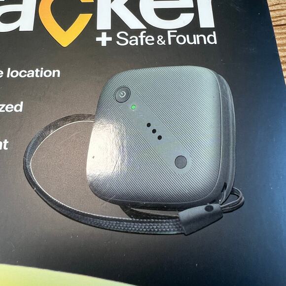 NIB Sprint Tracker Safe & Found GPS Tracker Apple Android Kids Bike Pets Luggage - Picture 8 of 8